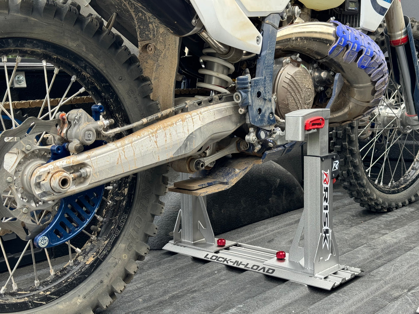 Risk Racing Lock-N-Load Pro - Strapless Moto Transport System 